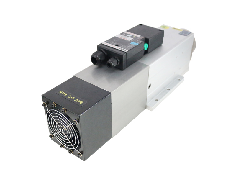6.0kW 自动换刀风冷 ISO30 电主轴 带法兰边